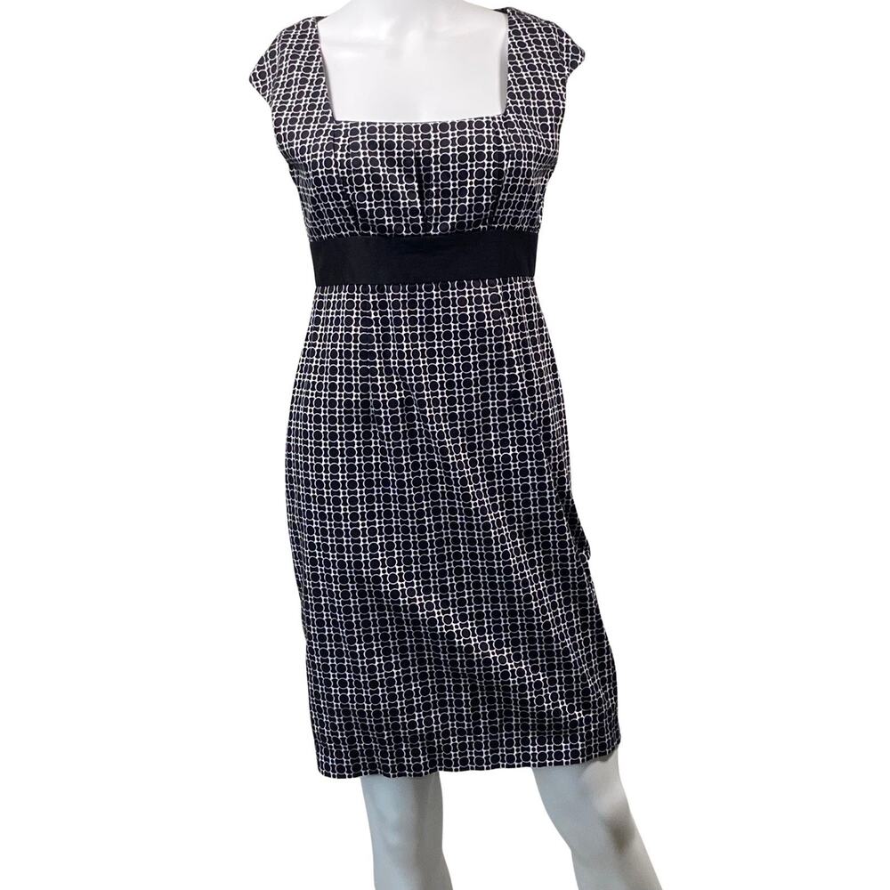 White House Black Market Dress Women's Size 2 Black and White Sheath Geometric